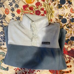 Columbia Men's Light Blue and Dark Blue Sweater